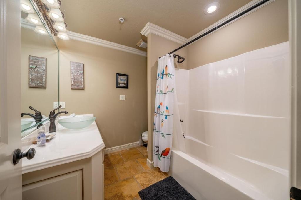 Views!! Luxury Condo W/Gourmet Kitchen, Breathtaking Views Lake Hamilton Exterior photo