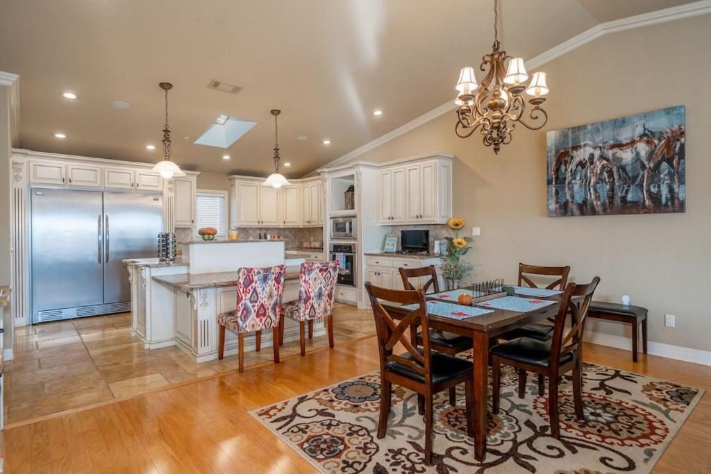 Views!! Luxury Condo W/Gourmet Kitchen, Breathtaking Views Lake Hamilton Exterior photo